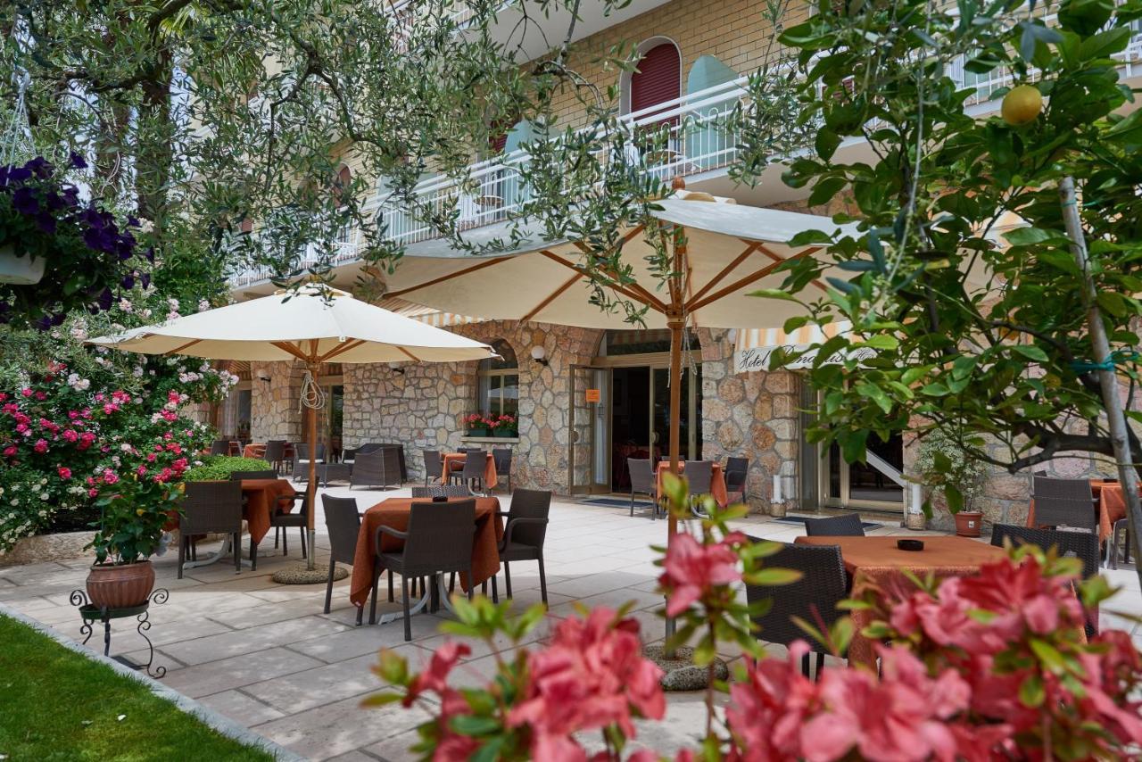 Hotel Benacus ตอร์รีเดลเบนาโก ภายนอก รูปภาพ