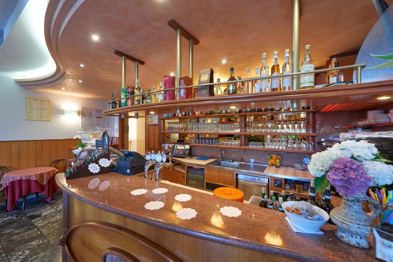 Hotel Benacus ตอร์รีเดลเบนาโก ภายนอก รูปภาพ