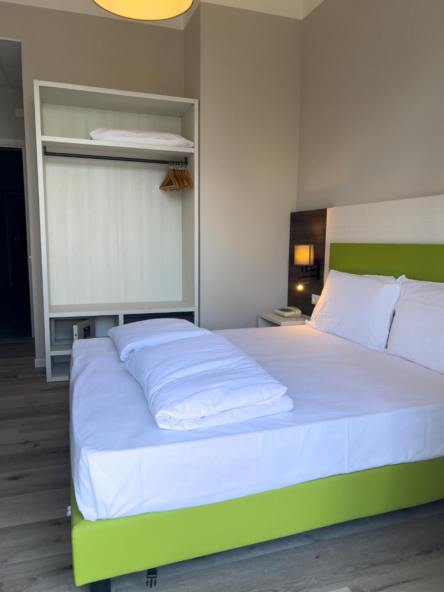Hotel Benacus ตอร์รีเดลเบนาโก ภายนอก รูปภาพ