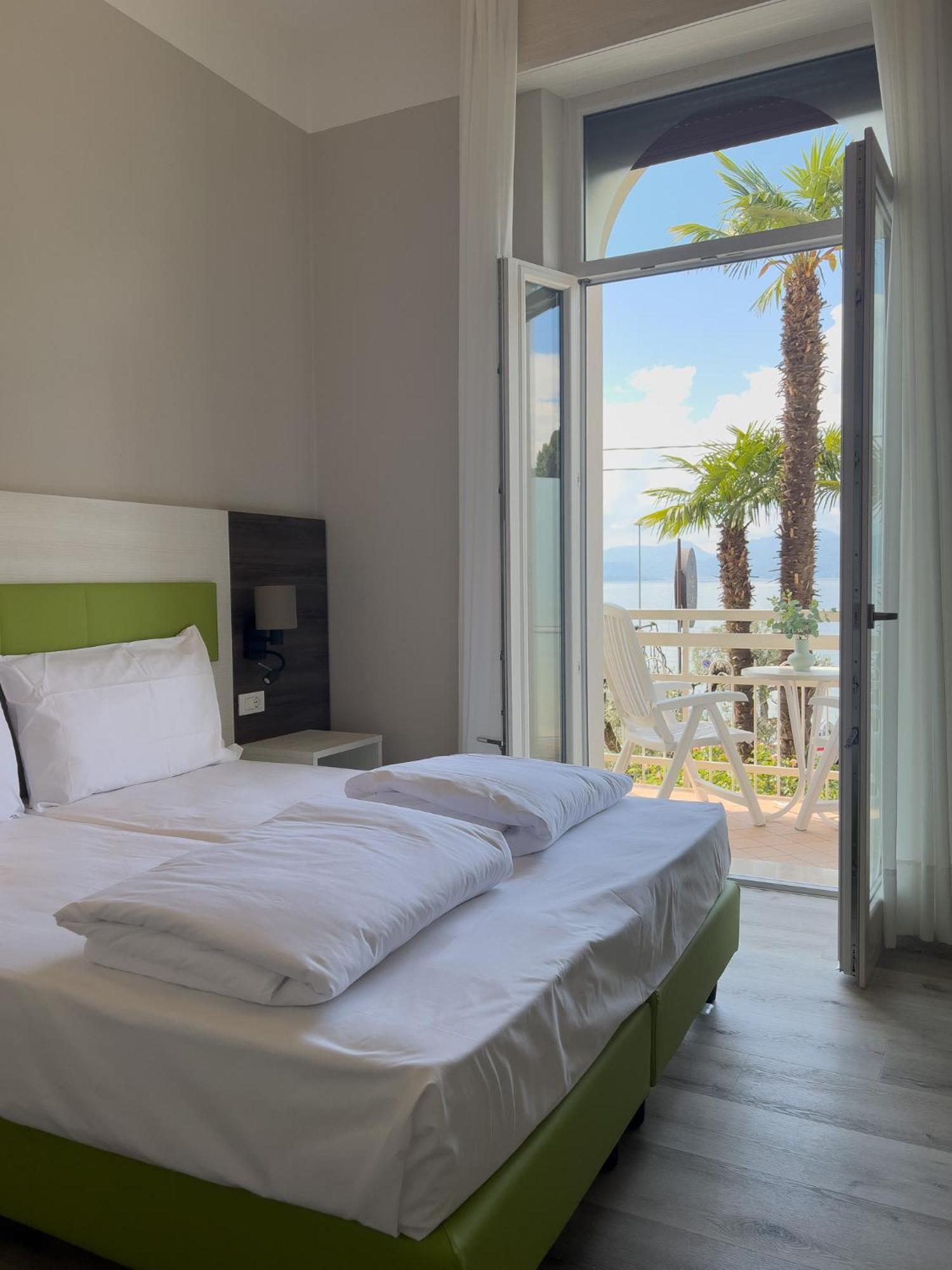Hotel Benacus ตอร์รีเดลเบนาโก ภายนอก รูปภาพ