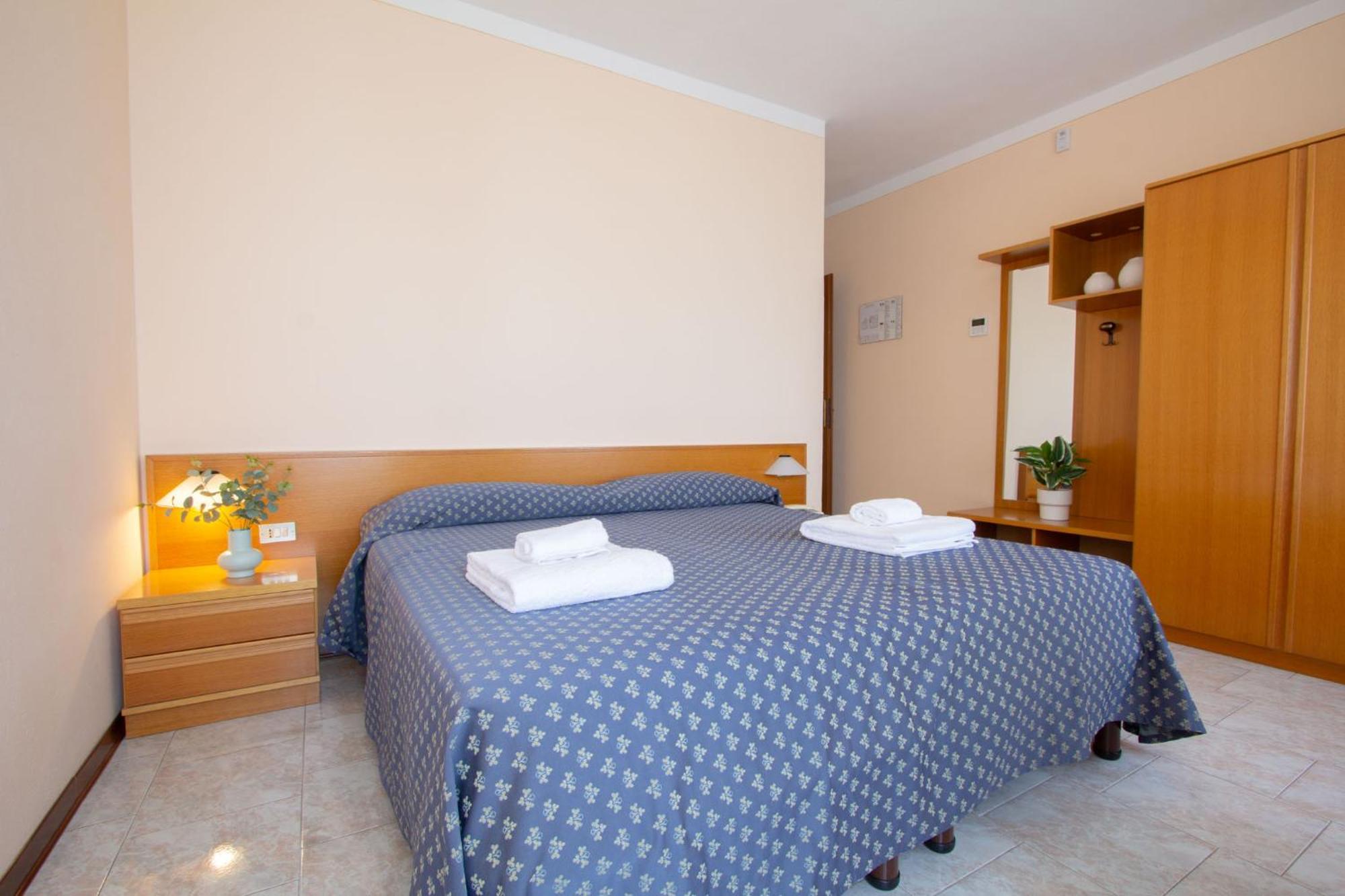 Hotel Benacus ตอร์รีเดลเบนาโก ภายนอก รูปภาพ