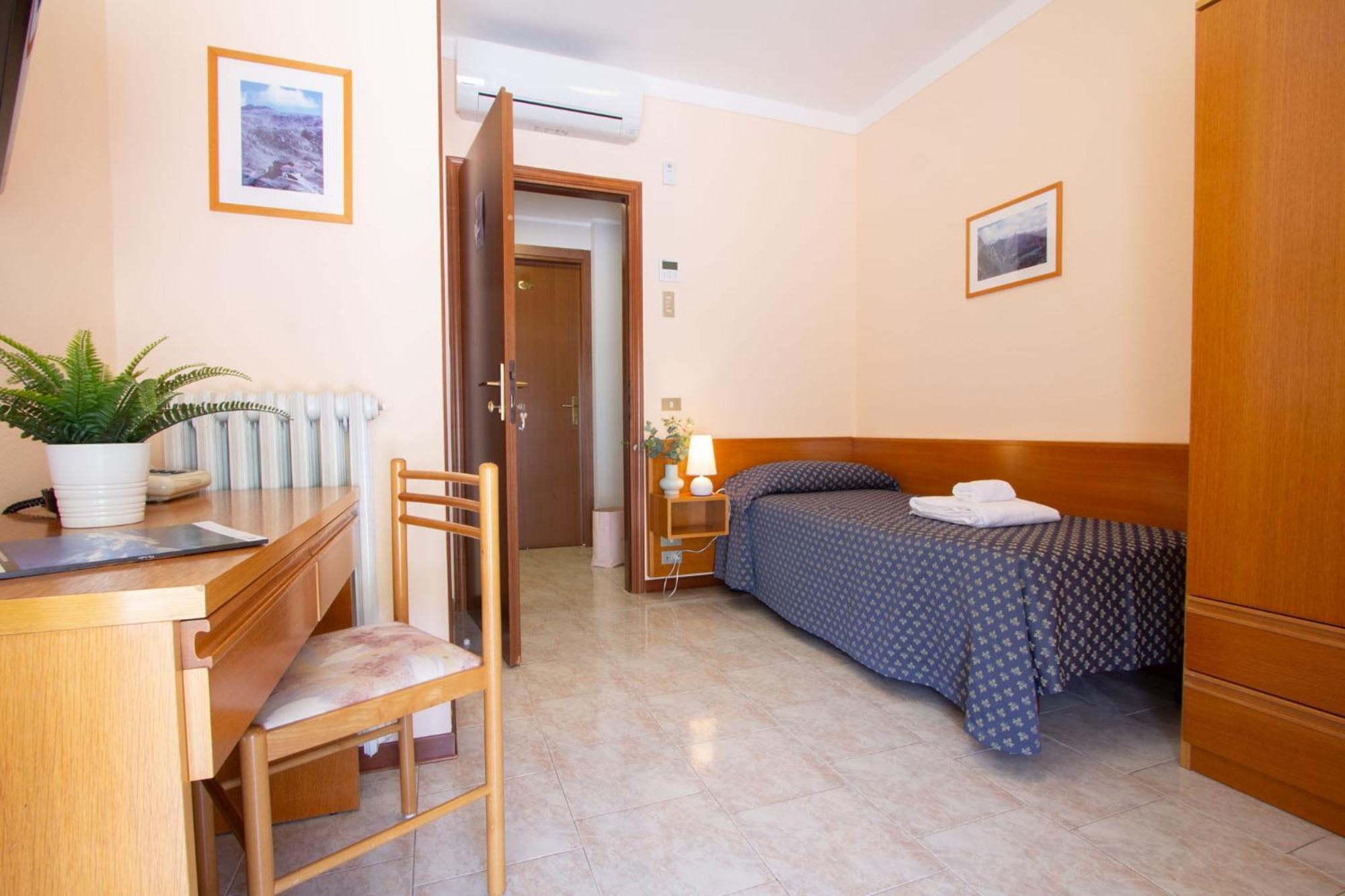 Hotel Benacus ตอร์รีเดลเบนาโก ภายนอก รูปภาพ