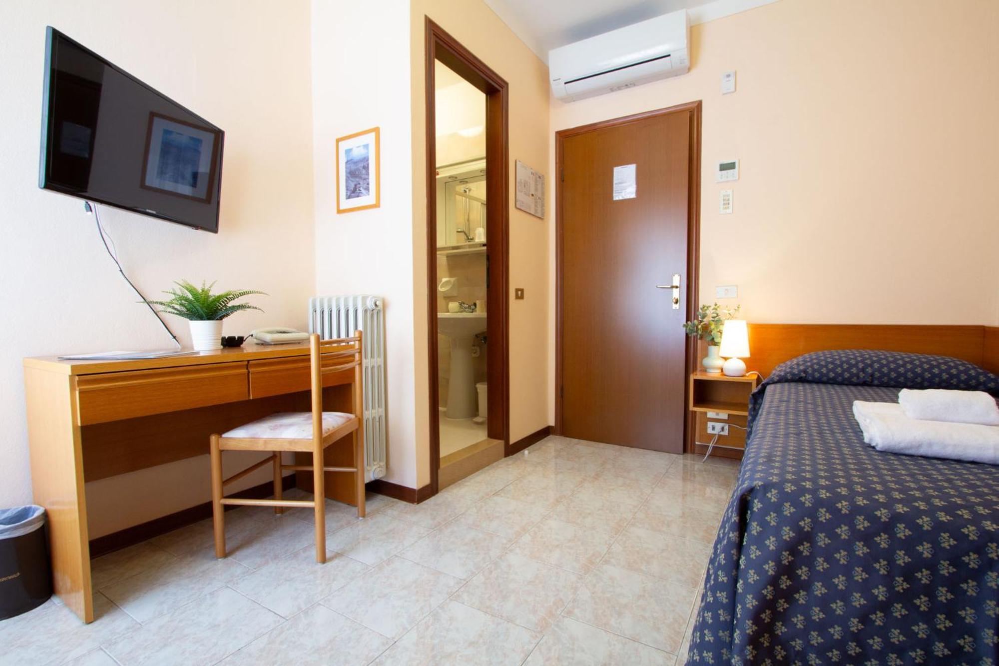 Hotel Benacus ตอร์รีเดลเบนาโก ภายนอก รูปภาพ