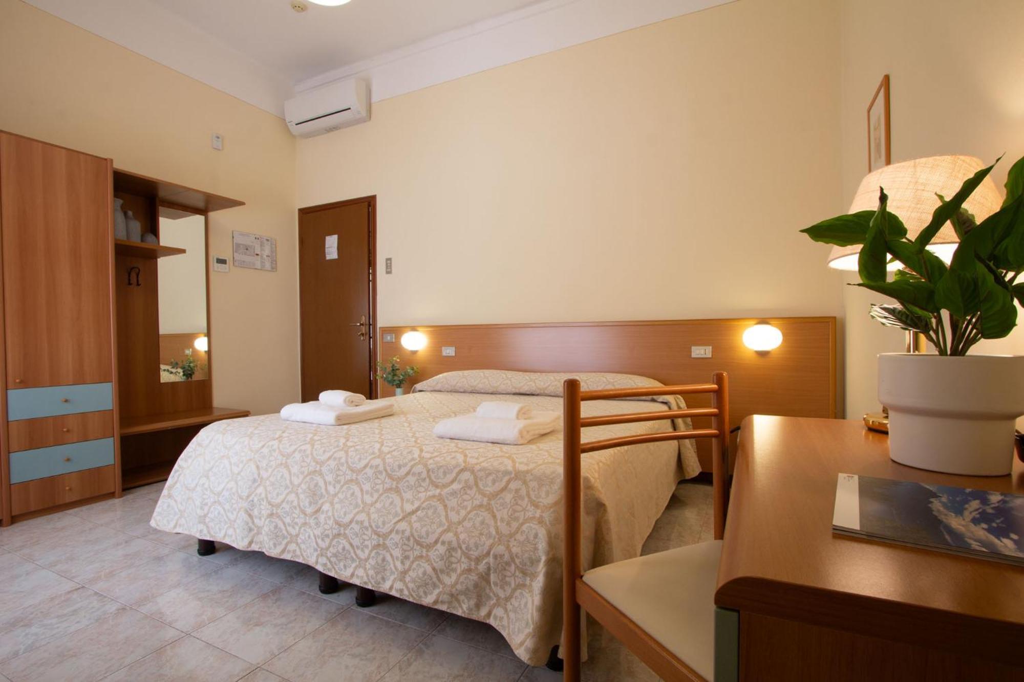 Hotel Benacus ตอร์รีเดลเบนาโก ภายนอก รูปภาพ