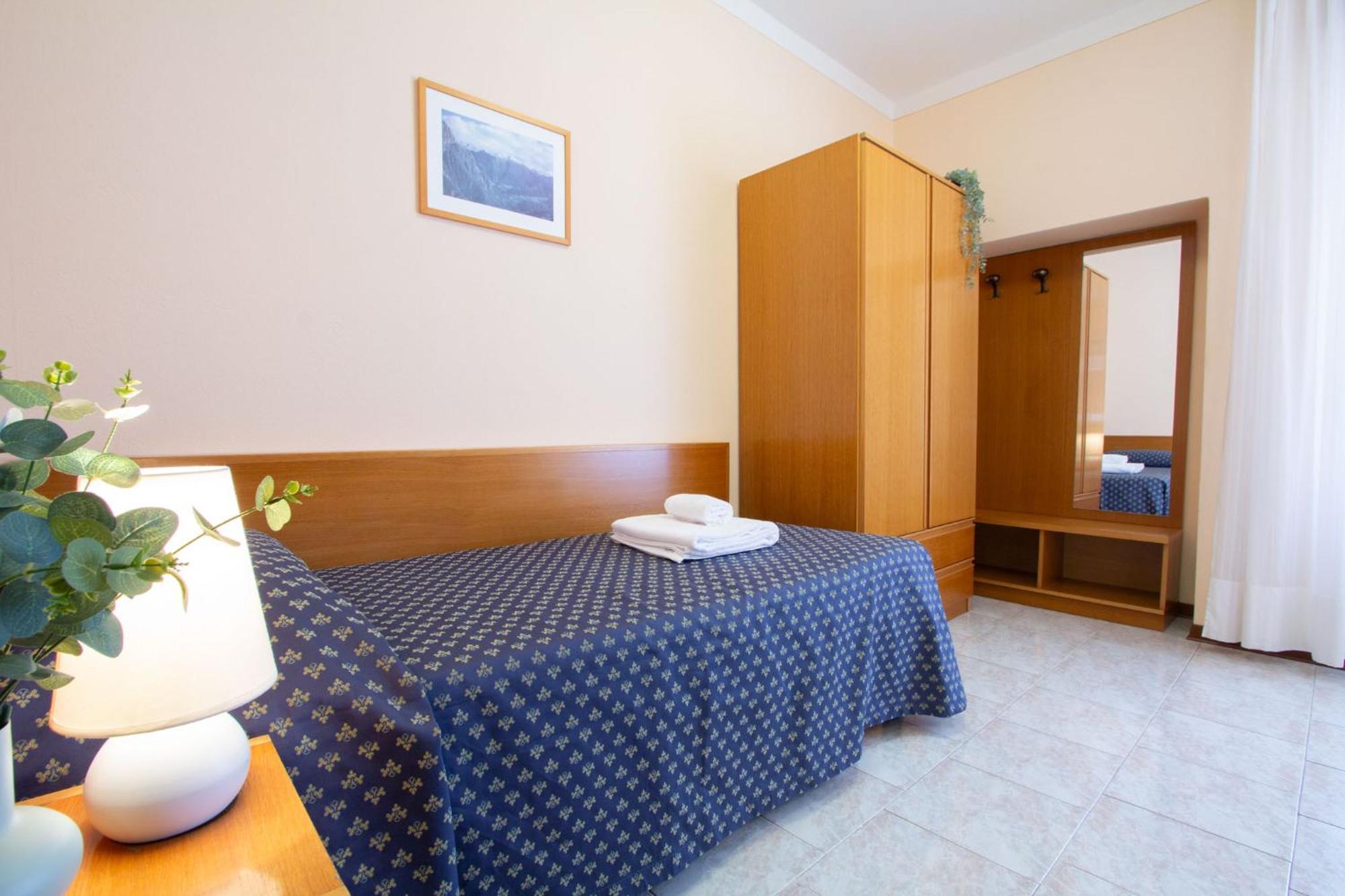 Hotel Benacus ตอร์รีเดลเบนาโก ภายนอก รูปภาพ