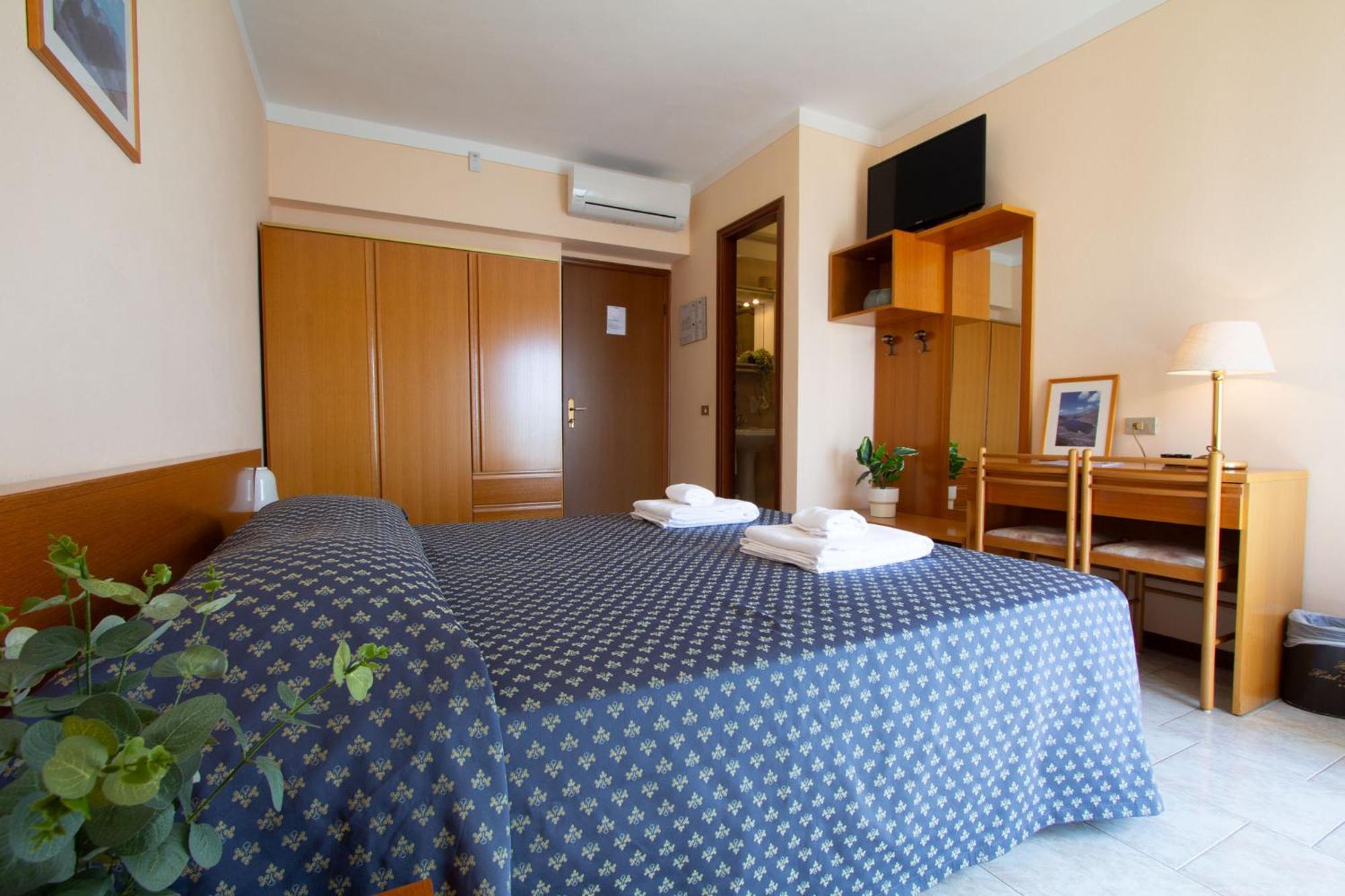 Hotel Benacus ตอร์รีเดลเบนาโก ภายนอก รูปภาพ