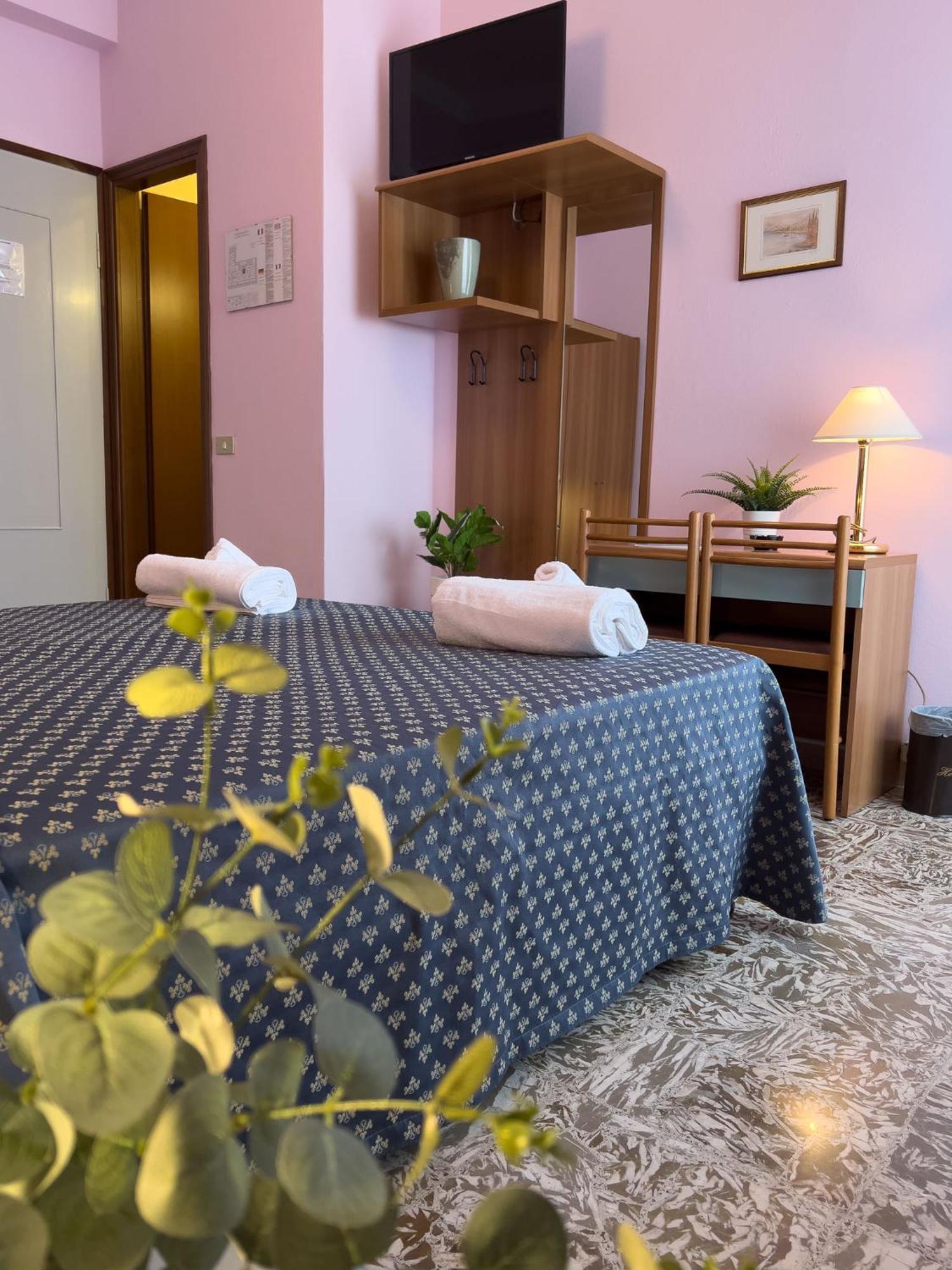 Hotel Benacus ตอร์รีเดลเบนาโก ภายนอก รูปภาพ