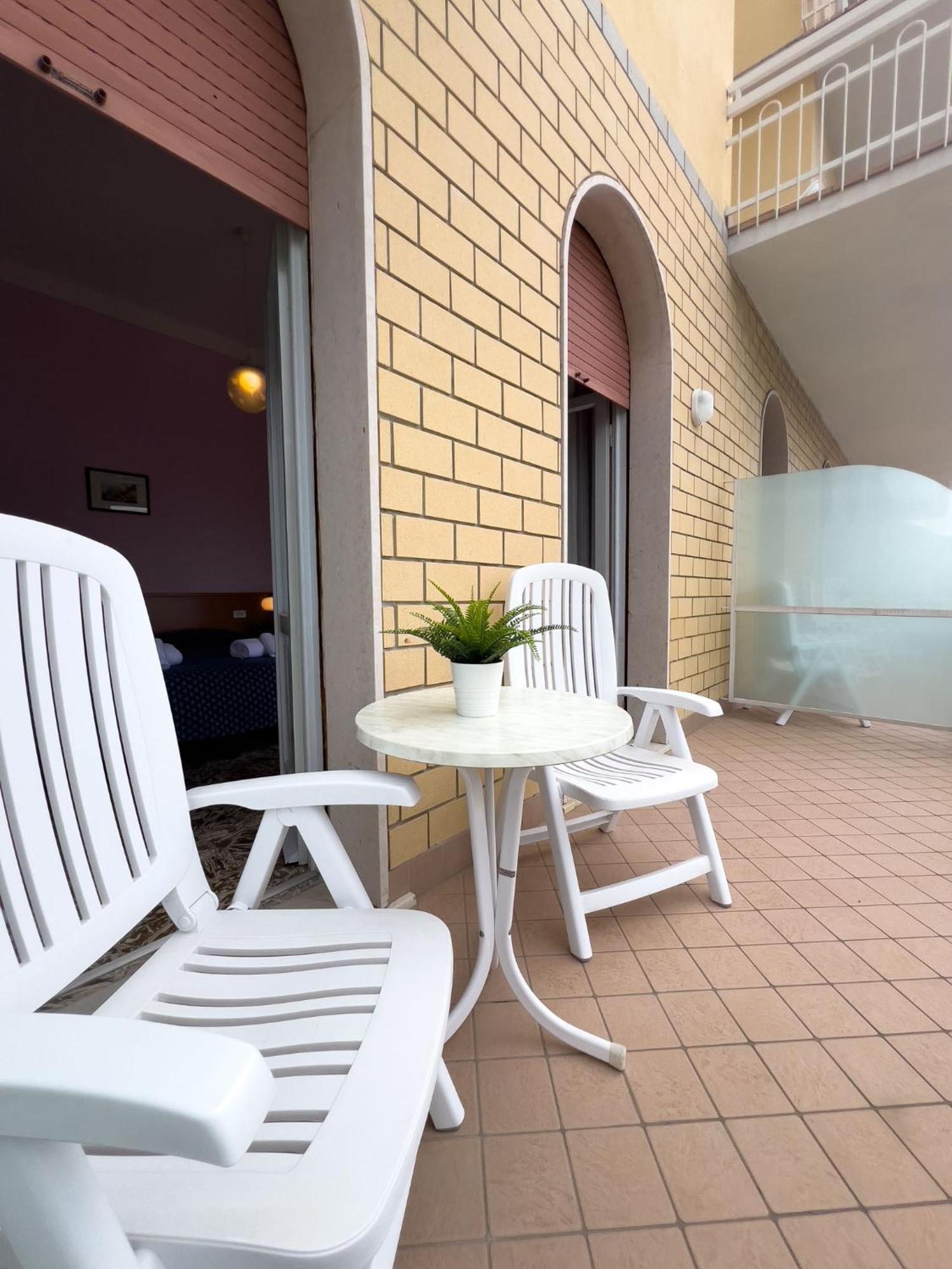 Hotel Benacus ตอร์รีเดลเบนาโก ภายนอก รูปภาพ