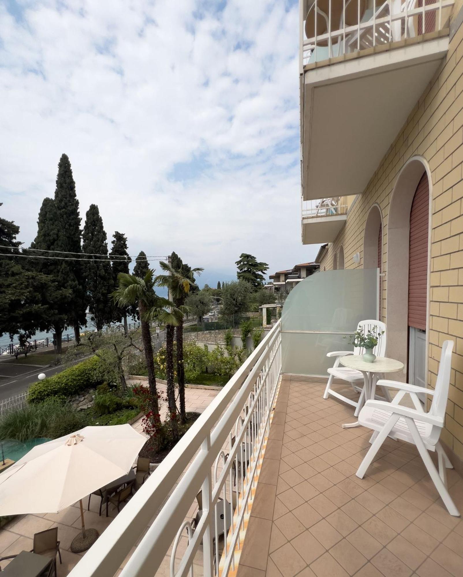 Hotel Benacus ตอร์รีเดลเบนาโก ภายนอก รูปภาพ