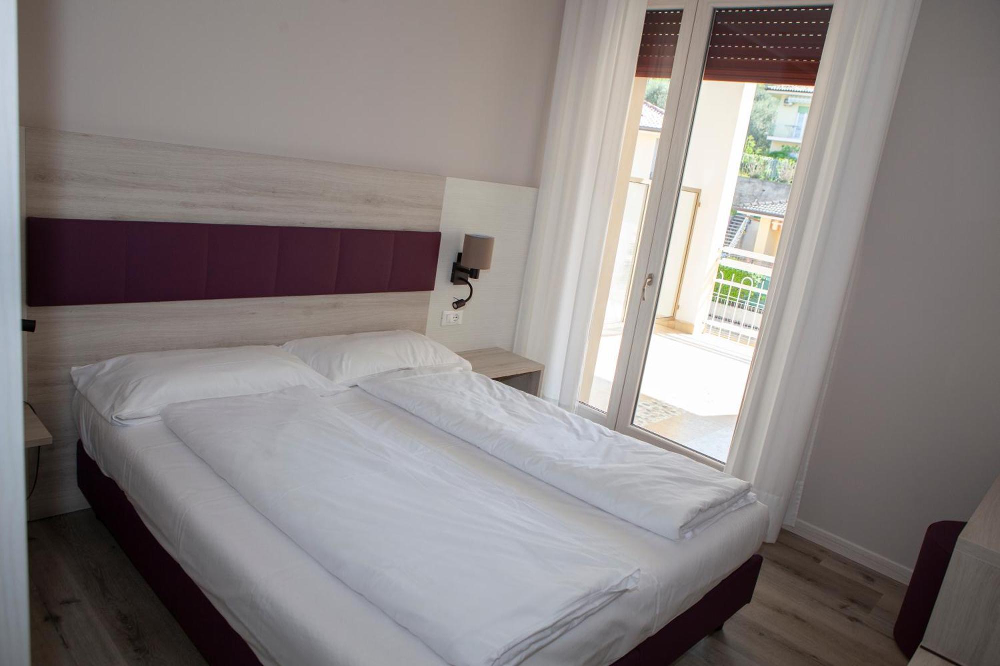 Hotel Benacus ตอร์รีเดลเบนาโก ภายนอก รูปภาพ